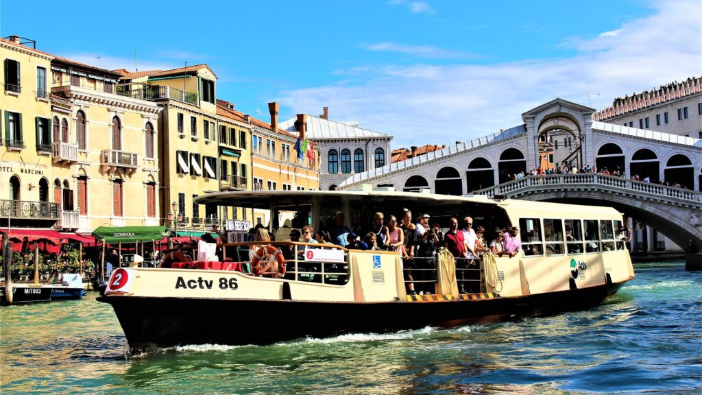 vaporetto en venecia